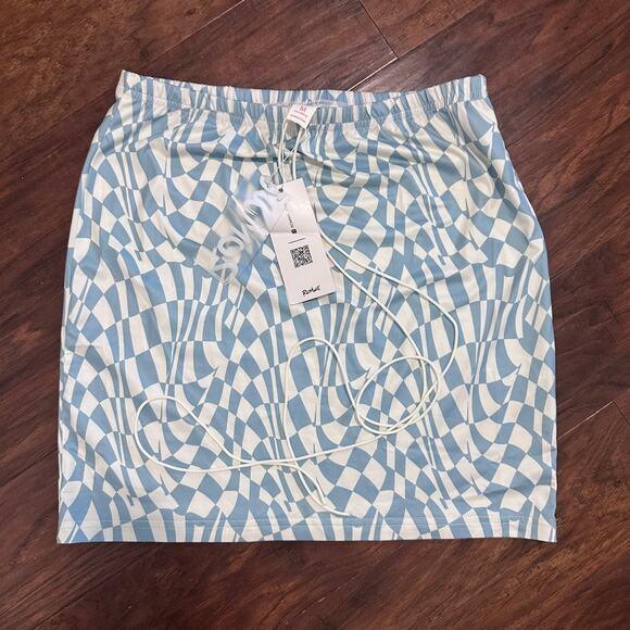 NWT Artsy Stretchy Mini Skirt Size Medium - Picture 1 of 6